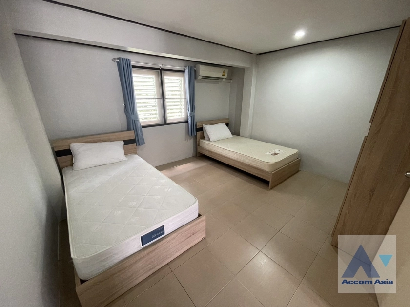 11  3 br House For Rent in Sathorn ,Bangkok BTS Chong Nonsi - MRT Lumphini AA38058
