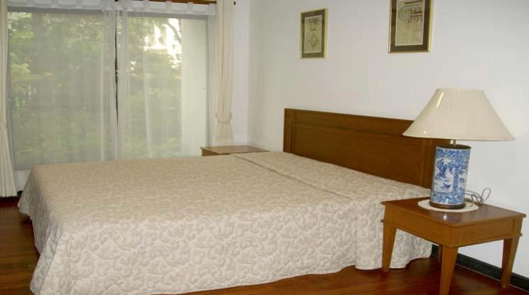 unit 2 Bedrooms  Apartment For Rent in Sathorn, Bangkok  near BTS Sala Daeng - MRT Lumphini (15229)