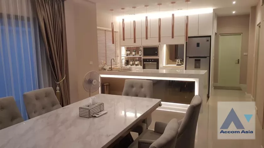 unit 4 Bedrooms  House For Rent in Pattanakarn, Bangkok  (AA38089)