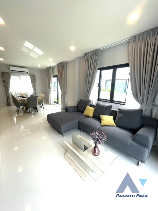  1  3 br House For Rent in Samutprakan ,Samutprakan  at Centro Bangna AA38096