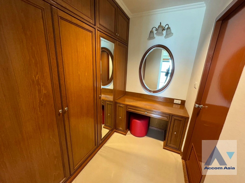 31  3 br Condominium For Rent in Sathorn ,Bangkok BTS Sala Daeng - MRT Lumphini at Sathorn Gardens AA38141