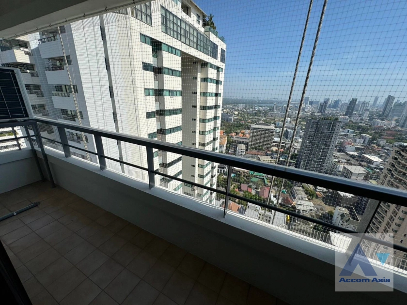 18  3 br Condominium For Rent in Sathorn ,Bangkok BTS Sala Daeng - MRT Lumphini at Sathorn Gardens AA38141