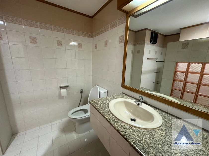 9  2 br Condominium For Rent in Sukhumvit ,Bangkok BTS Phra khanong at P.B. Penthouse 2 AA38190