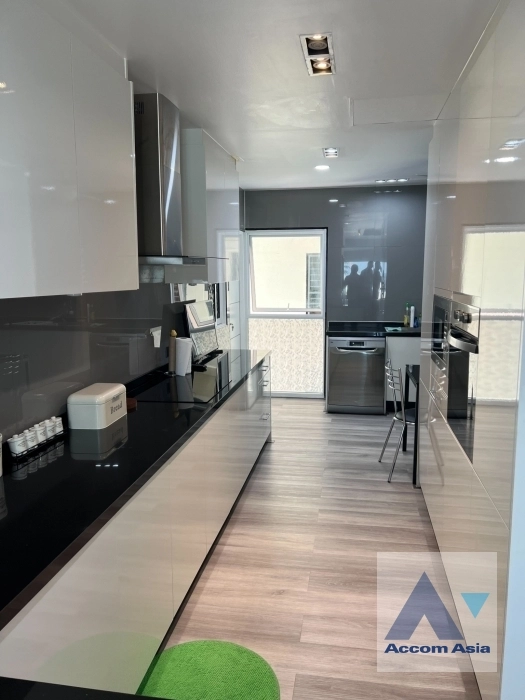 9  3 br Condominium for rent and sale in Sathorn ,Bangkok BTS Sala Daeng - MRT Lumphini at Sathorn Gardens AA38220