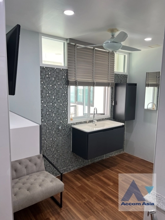 23  3 br Condominium for rent and sale in Sathorn ,Bangkok BTS Sala Daeng - MRT Lumphini at Sathorn Gardens AA38220