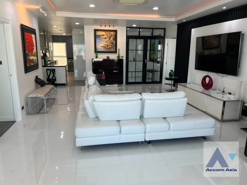 unit 3 Bedrooms  Condominium For Rent & Sale in Sathorn, Bangkok  near BTS Sala Daeng - MRT Lumphini (AA38220)