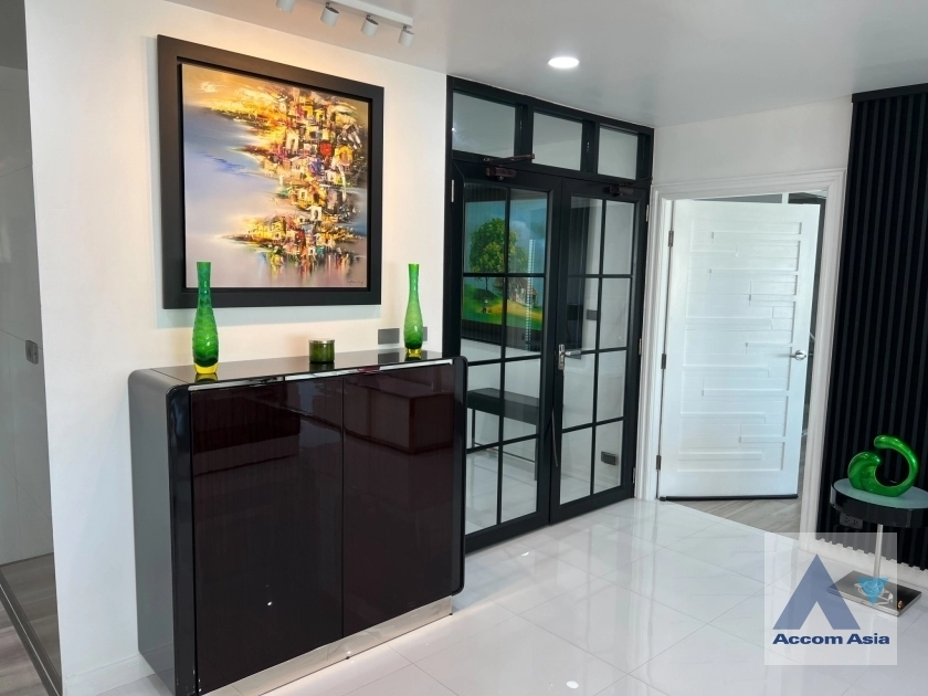 25  3 br Condominium for rent and sale in Sathorn ,Bangkok BTS Sala Daeng - MRT Lumphini at Sathorn Gardens AA38220