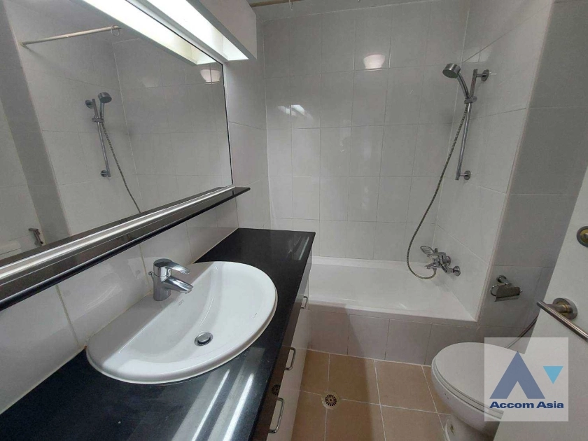 13  3 br Apartment For Rent in Sathorn ,Bangkok BTS Sala Daeng - MRT Lumphini at Children Dreaming Place - Garden AA38238