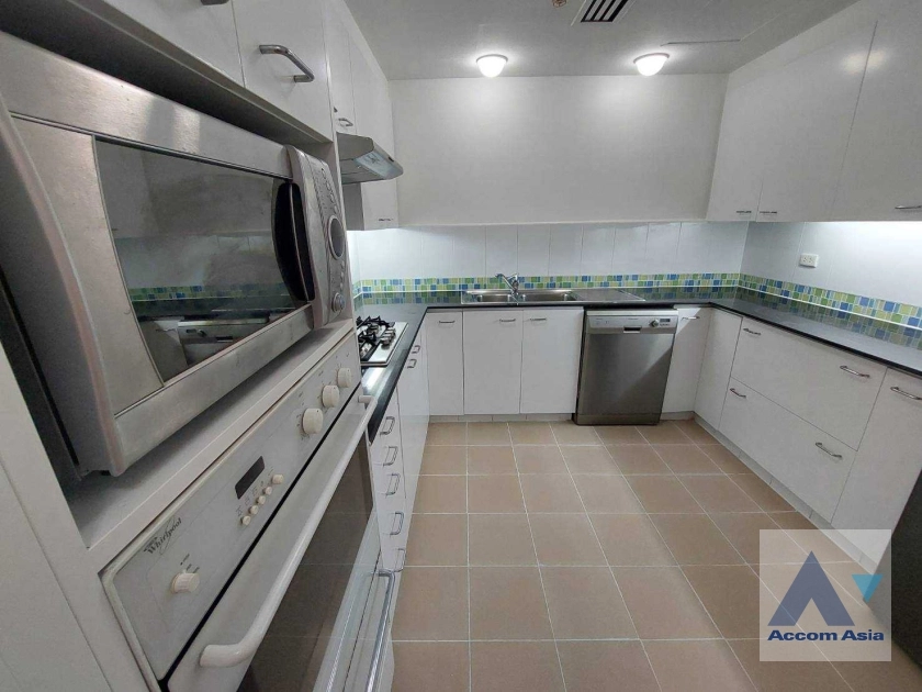 7  3 br Apartment For Rent in Sathorn ,Bangkok BTS Sala Daeng - MRT Lumphini at Children Dreaming Place - Garden AA38238