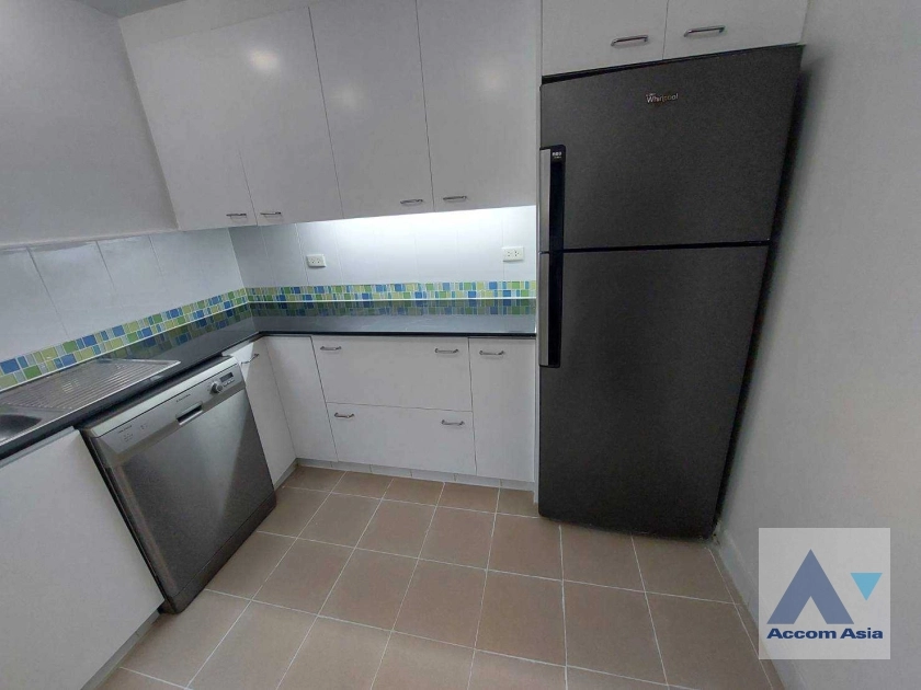9  3 br Apartment For Rent in Sathorn ,Bangkok BTS Sala Daeng - MRT Lumphini at Children Dreaming Place - Garden AA38238