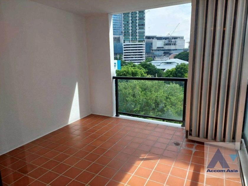 14  3 br Apartment For Rent in Sathorn ,Bangkok BTS Sala Daeng - MRT Lumphini at Children Dreaming Place - Garden AA38238