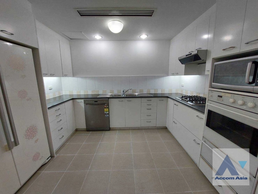 5  4 br Apartment For Rent in Sathorn ,Bangkok BTS Sala Daeng - MRT Lumphini at Children Dreaming Place - Garden AA38239