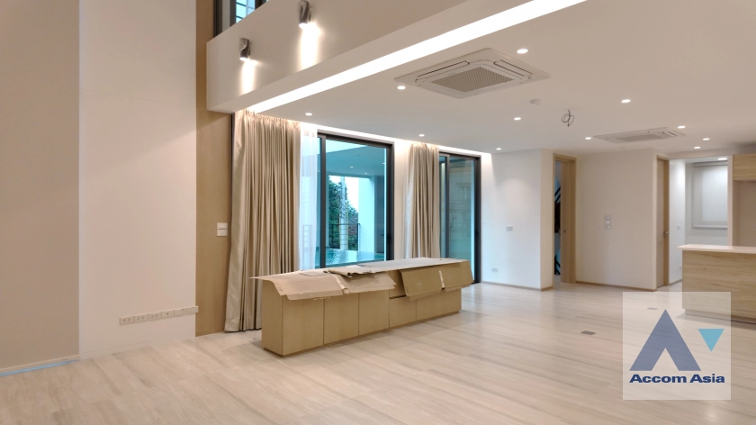 unitPrivate Swimming Pool |  4 Bedrooms  House For Rent in Sukhumvit, Bangkok  near BTS Thong Lo (AA38256)