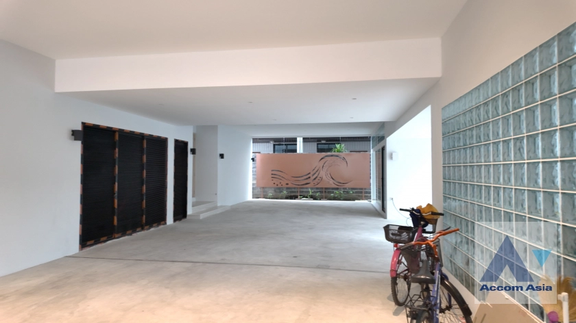 4  4 br House For Rent in Sukhumvit ,Bangkok BTS Thong Lo AA38256