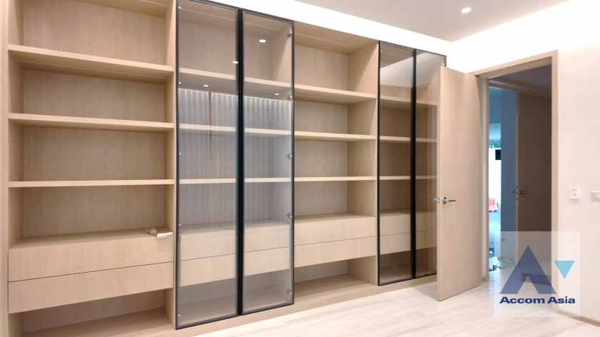 unitPrivate Swimming Pool |  4 Bedrooms  House For Rent in Sukhumvit, Bangkok  near BTS Thong Lo (AA38256)