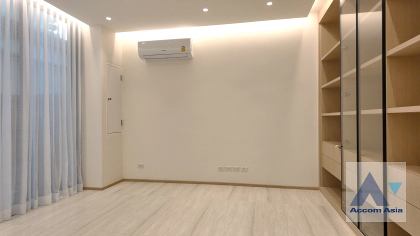 5  4 br House For Rent in Sukhumvit ,Bangkok BTS Thong Lo AA38256