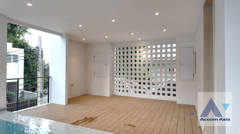 9  4 br House For Rent in Sukhumvit ,Bangkok BTS Thong Lo AA38256