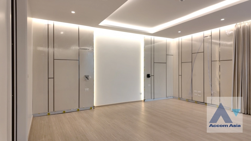 10  4 br House For Rent in Sukhumvit ,Bangkok BTS Thong Lo AA38256