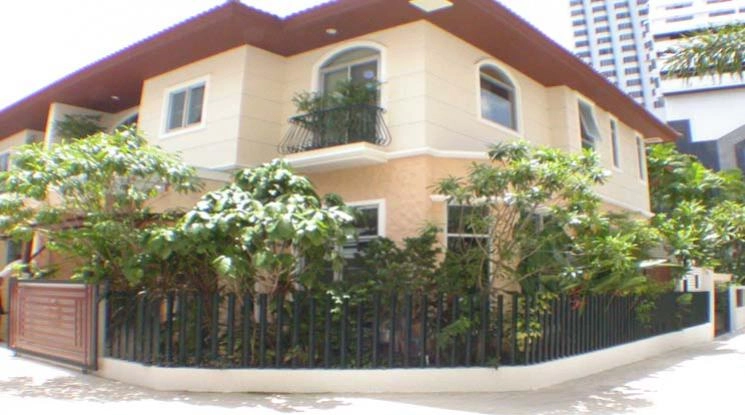 2  3 br House For Rent in sukhumvit ,Bangkok BTS Nana 95248