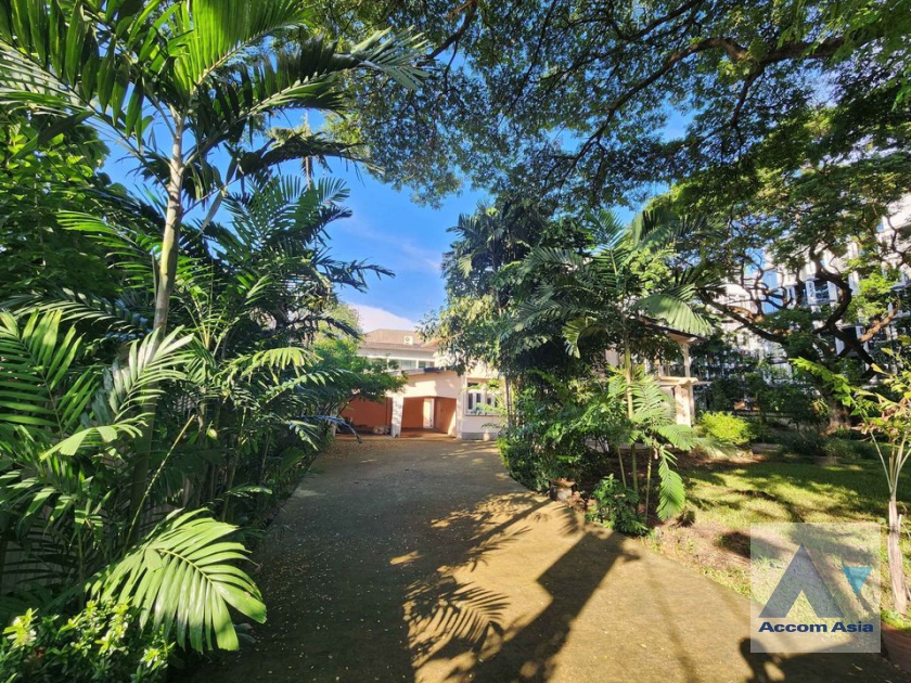 5  3 br House For Rent in Sukhumvit ,Bangkok BTS Phrom Phong AA38266