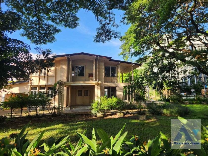  1  3 br House For Rent in Sukhumvit ,Bangkok BTS Phrom Phong AA38266