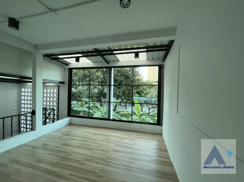 6  5 br House for rent and sale in Phaholyothin ,Bangkok BTS Saphan-Kwai AA38267