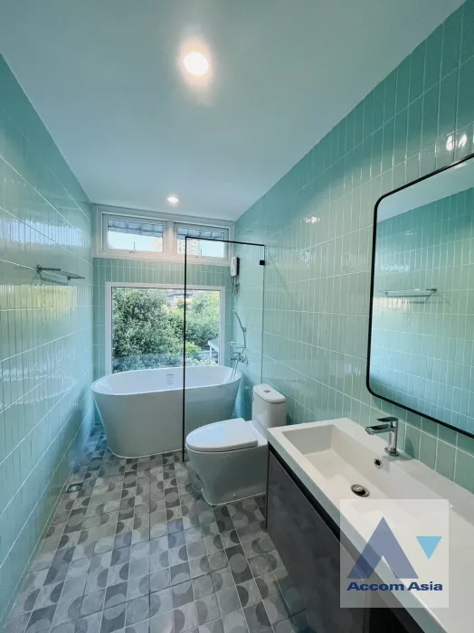 11  5 br House for rent and sale in Phaholyothin ,Bangkok BTS Saphan-Kwai AA38267