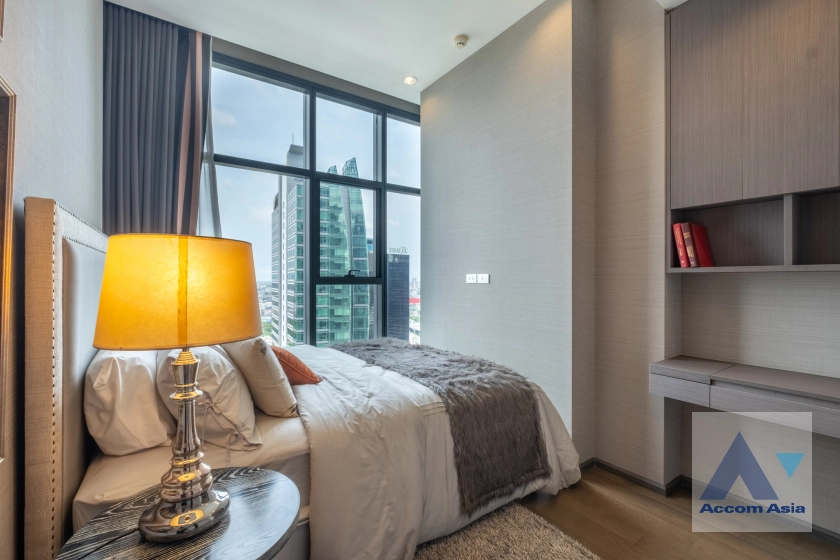 17  3 br Condominium For Sale in Silom ,Bangkok BTS Surasak at The Diplomat Sathorn AA38281