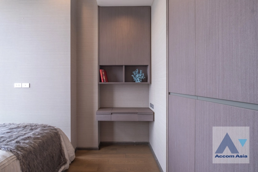 18  3 br Condominium For Sale in Silom ,Bangkok BTS Surasak at The Diplomat Sathorn AA38281