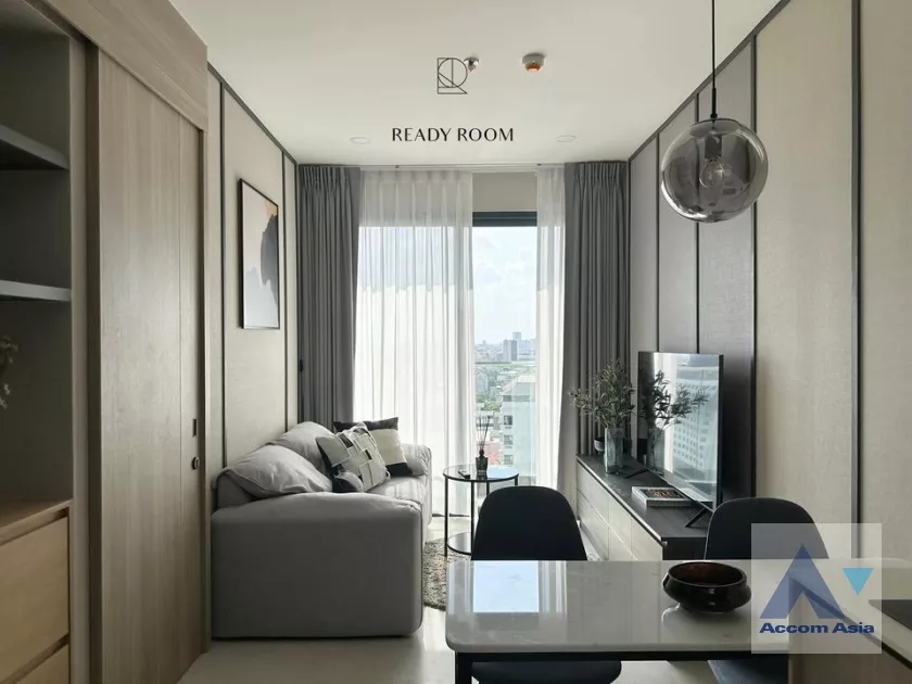  1 Bedroom  Condominium For Rent in Ploenchit, Bangkok  near BTS National Stadium (AA38297)