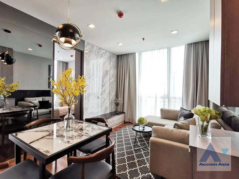 unit 2 Bedrooms  Condominium For Rent in Phaholyothin, Bangkok  near BTS Ratchathewi (AA38321)