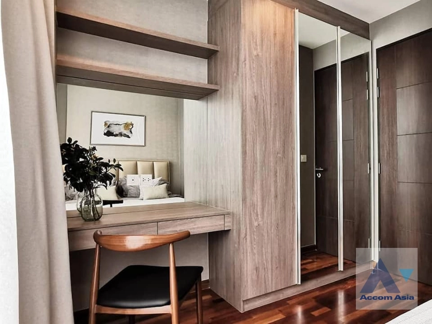 unit 2 Bedrooms  Condominium For Rent in Phaholyothin, Bangkok  near BTS Ratchathewi (AA38321)