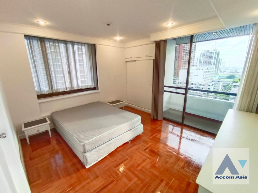16  3 br Apartment For Rent in Phaholyothin ,Bangkok BTS Ari at Simply Delightful - Convenient AA38436