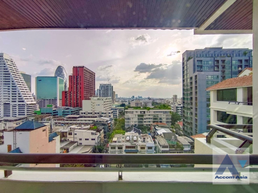 29  3 br Apartment For Rent in Phaholyothin ,Bangkok BTS Ari at Simply Delightful - Convenient AA38436