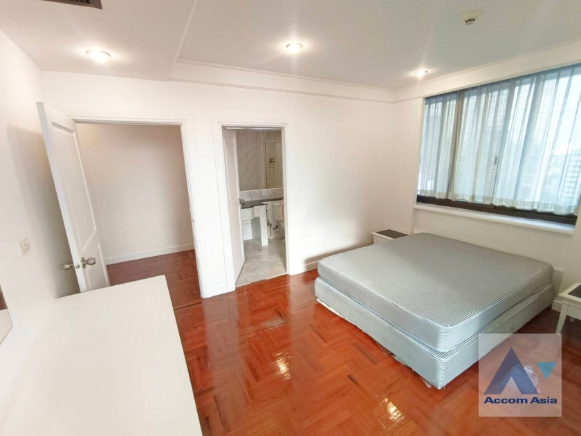 18  3 br Apartment For Rent in Phaholyothin ,Bangkok BTS Ari at Simply Delightful - Convenient AA38436