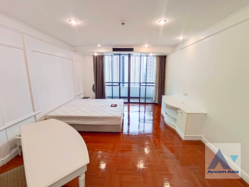 13  3 br Apartment For Rent in Phaholyothin ,Bangkok BTS Ari at Simply Delightful - Convenient AA38436