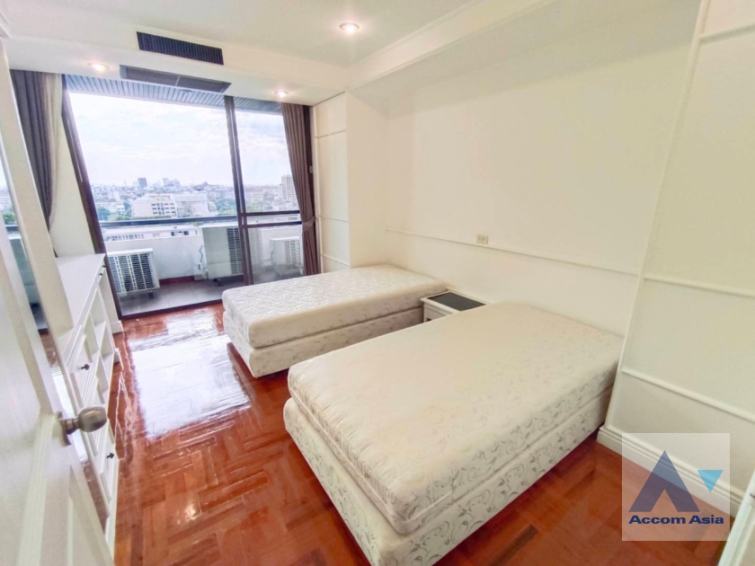 21  3 br Apartment For Rent in Phaholyothin ,Bangkok BTS Ari at Simply Delightful - Convenient AA38436