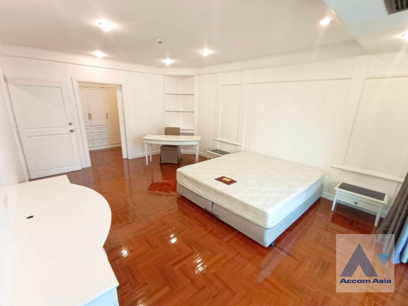 11  3 br Apartment For Rent in Phaholyothin ,Bangkok BTS Ari at Simply Delightful - Convenient AA38436