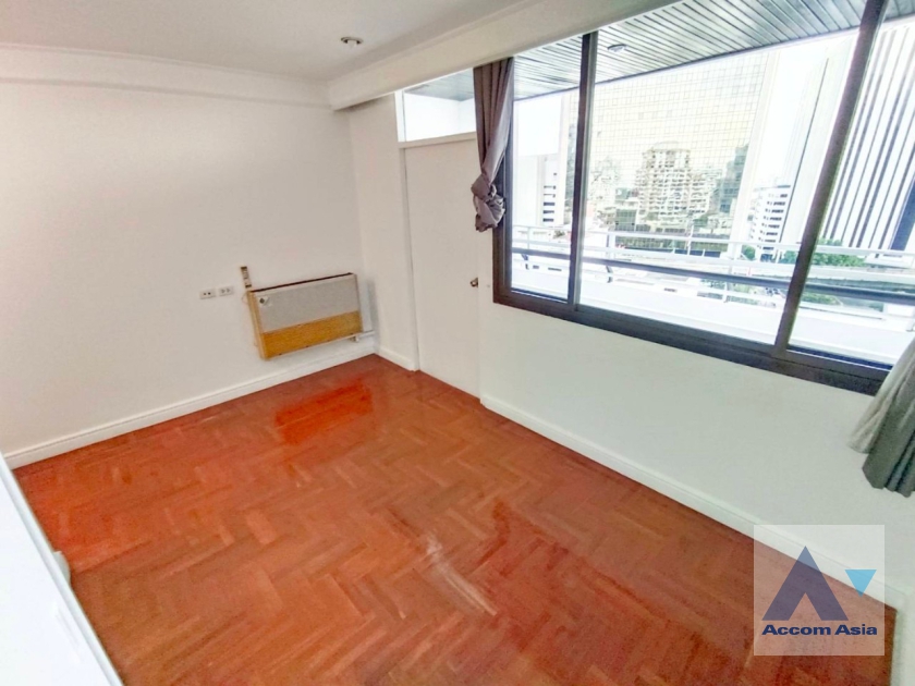 26  3 br Apartment For Rent in Phaholyothin ,Bangkok BTS Ari at Simply Delightful - Convenient AA38436