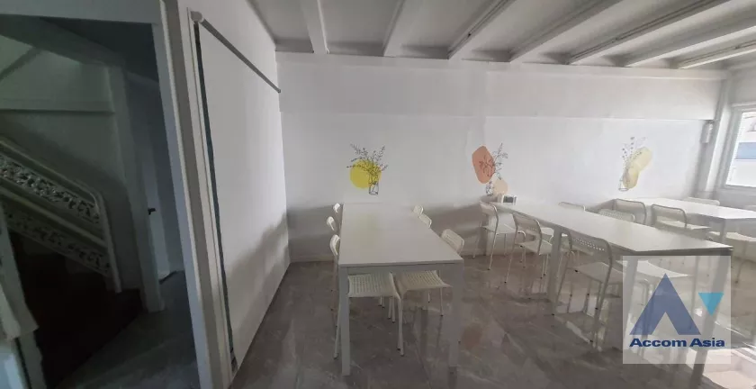 unitHome Office |  4 Bedrooms  Townhouse For Rent in Sukhumvit, Bangkok  near BTS Asok - MRT Sukhumvit (AA38445)