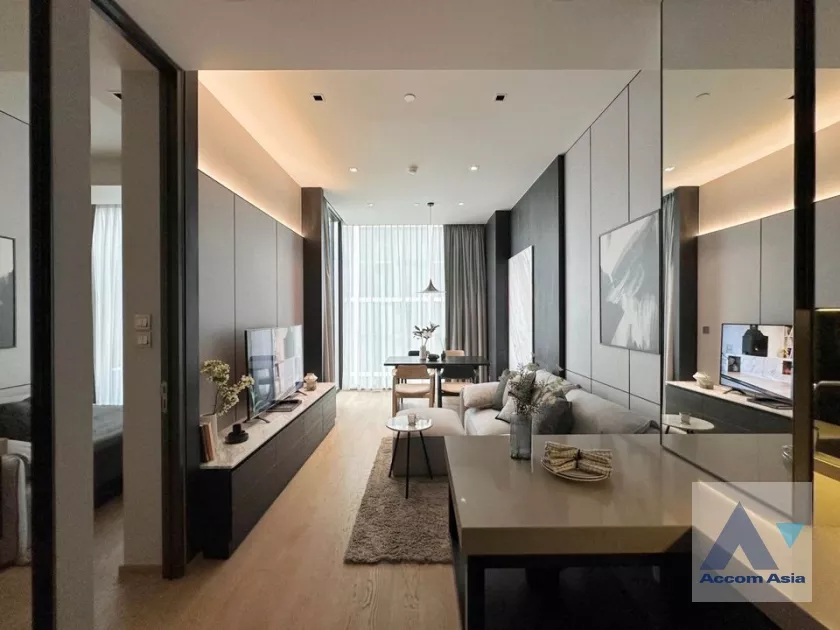 1 Bedroom  Condominium For Rent in Ploenchit, Bangkok  near BTS Chitlom (AA38446)