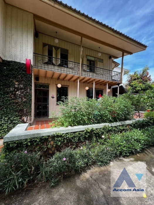  2  House For Rent in Sukhumvit ,Bangkok BTS Thong Lo AA38453