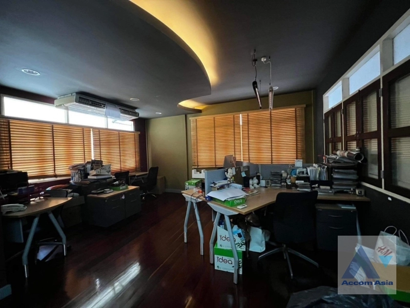 5  House For Rent in Sukhumvit ,Bangkok BTS Thong Lo AA38453
