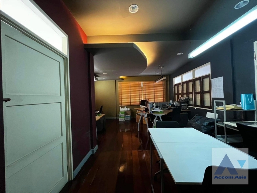 11  House For Rent in Sukhumvit ,Bangkok BTS Thong Lo AA38453