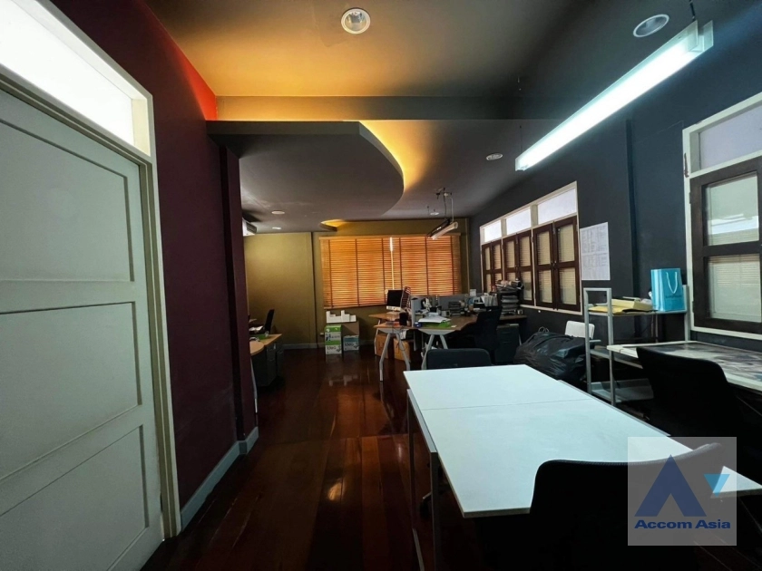 6  House For Rent in Sukhumvit ,Bangkok BTS Thong Lo AA38453