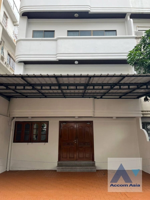  1  5 br Townhouse for rent and sale in Sathorn ,Bangkok BRT Wat Priwat AA38491