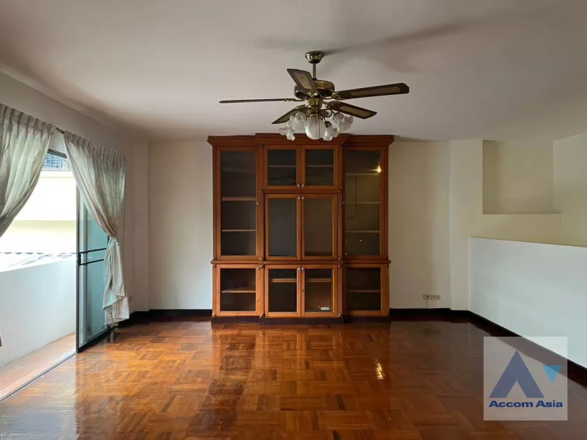 10  1 br Townhouse For Rent in sathorn ,Bangkok  AA38491