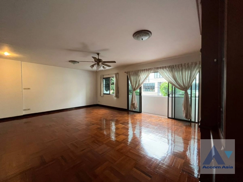 10  5 br Townhouse for rent and sale in Sathorn ,Bangkok BRT Wat Priwat AA38491