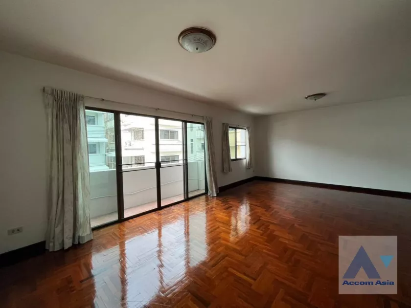 14  1 br Townhouse For Rent in sathorn ,Bangkok  AA38491
