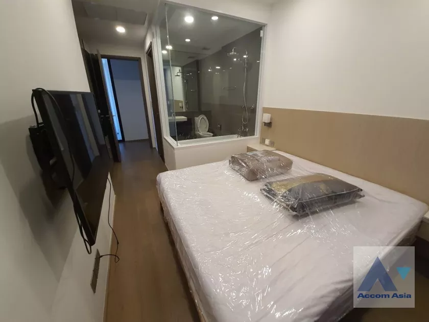 2 Bedrooms  Condominium For Rent in Silom, Bangkok  near MRT Sam Yan (AA38495)
